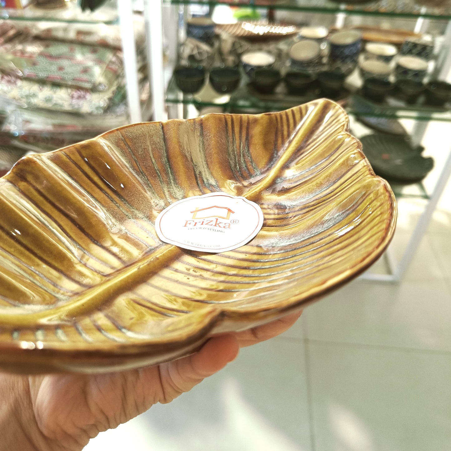 Ceramic Artistic Leaf Bowl - 1 Piece