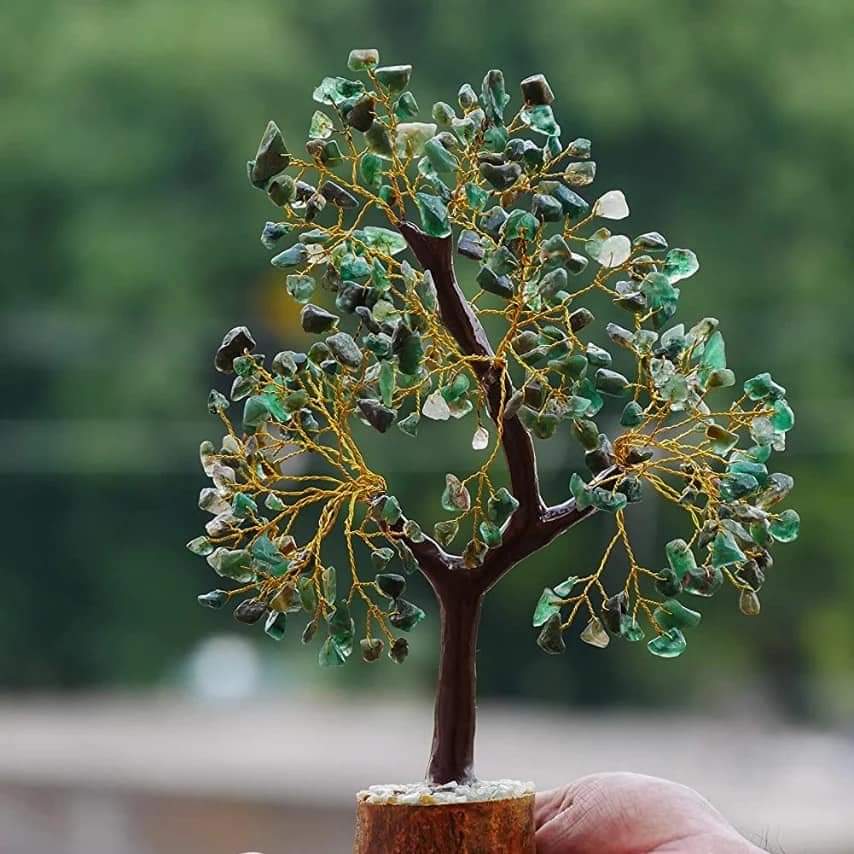FRIZKA Green Aventurine with Golden Wire Crystal Gemstone tree for Home Decor 500 chips (Money Tree for Good Luck, Wealth & Home)