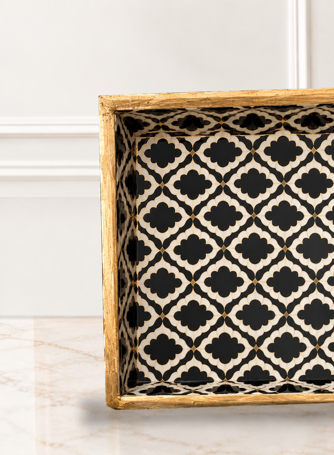 Hand-Lacquered Wooden Serving Tray (Set of 3) Black& Gold