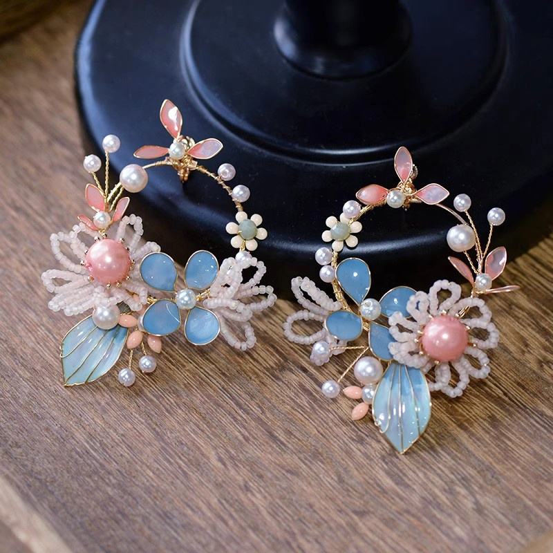 Lyra Earrings