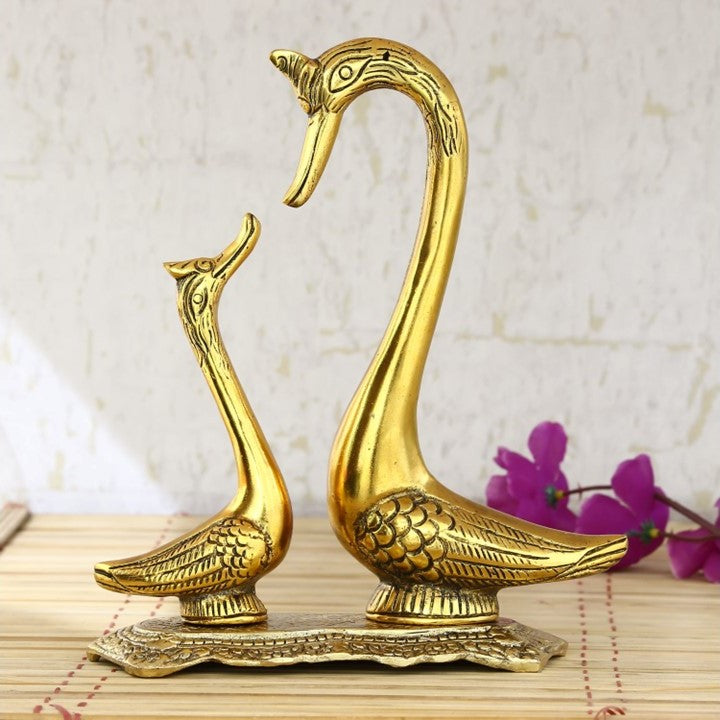 Golden Metal Loving Swan Showpiece